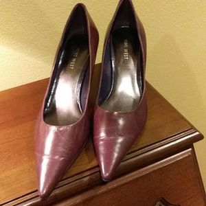 Beautiful plum colored leather heels